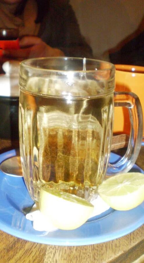 Té con té, a hot Bolivian singani and tea cocktail