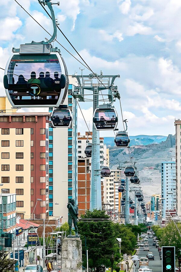 A Mi Teleferico cable car gondola descending into La Paz