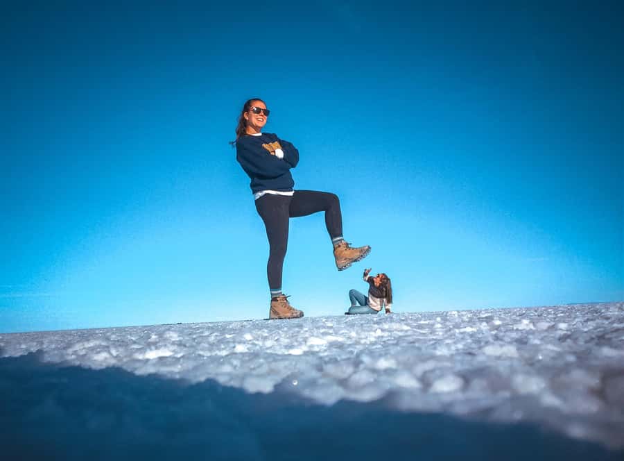 From La Paz: 3-Day Uyuni Salt Flat and Incahuasi Island Tour - The overnight ride from La Paz to Uyuni