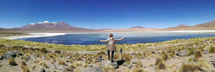 From La Paz: Tiwanaku and Lake Titicaca One-Day Tour - Huatajata and the totora boat ride