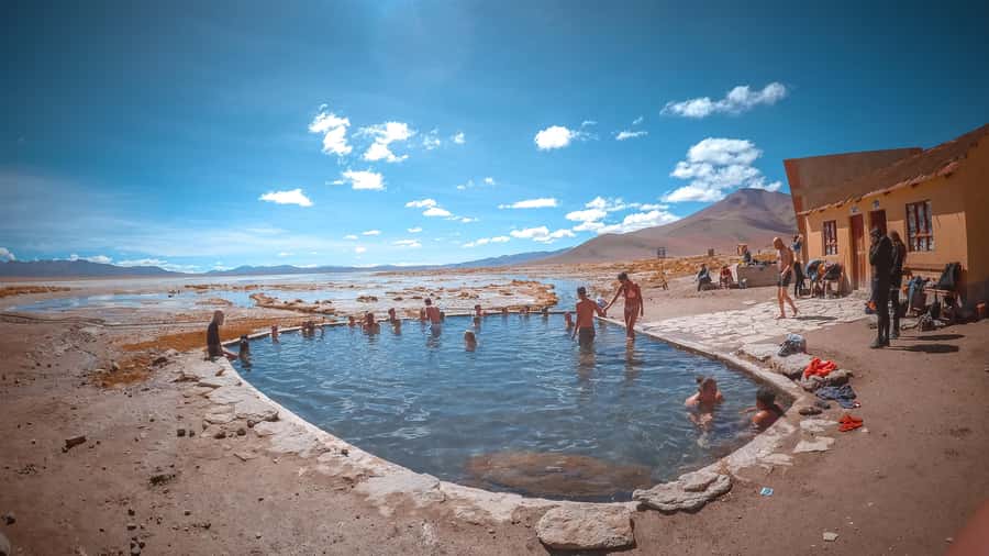 From La Paz: Uyuni and Andean Lagoons 5-Day Guided Trip - What the $524 price includes—and what it does not
