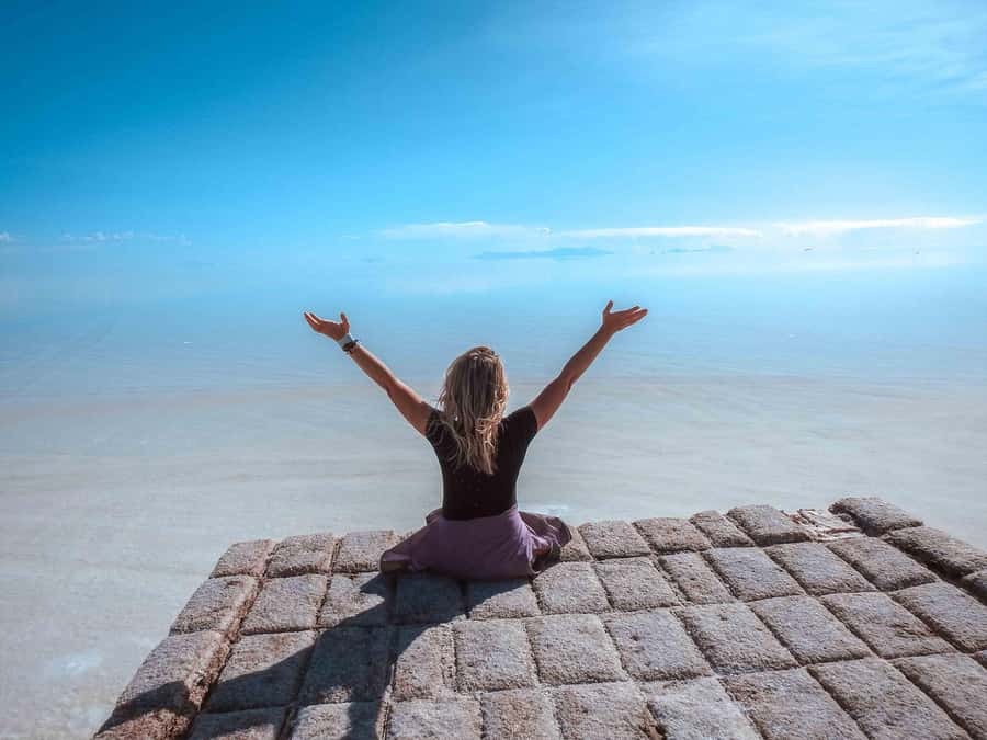 From La Paz: Uyuni Salt Flat Tour & Overnight Roundtrip Bus - Sunset comes with wine and sudden cold