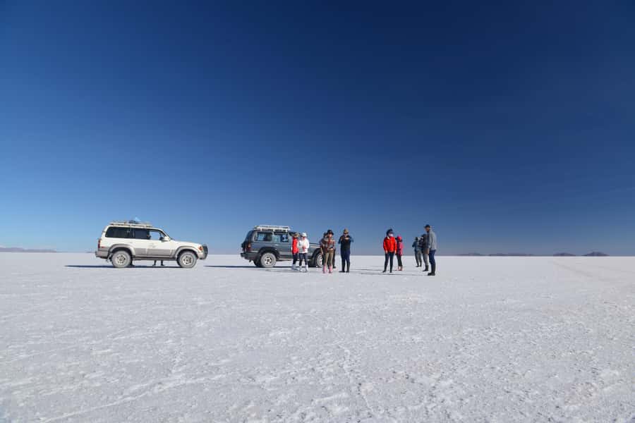 From La Paz: Uyuni Salt Flats & Lagoons 5-Day Tour - The overnight bus from La Paz to Uyuni