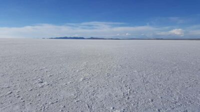 From La Paz: Uyuni Salt Flats & Lagoons 5-Day Tour - Day 2: From the Train Graveyard to sunset on the salt