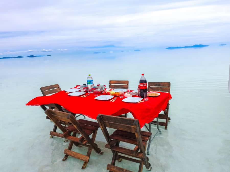 From Uyuni: Red Lagoon & Uyuni Salt Flats 3-Day Guided Tour - Food, sleeping arrangements, and what to pack