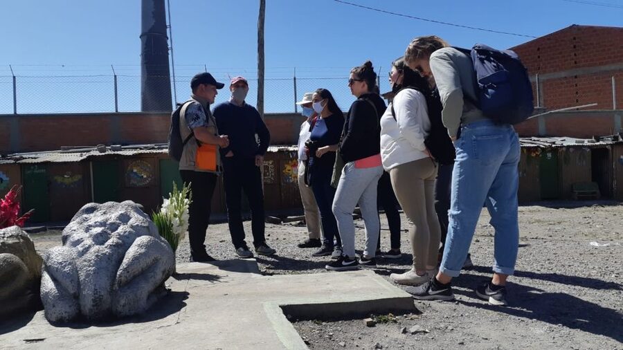 La Paz and El Alto: Cable Car Rides and Walking Tour - What guides add to the afternoon