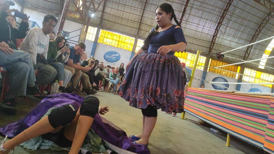 La Paz: Cholitas Wrestling Tickets and Transfer - Pick your wrestling night carefully