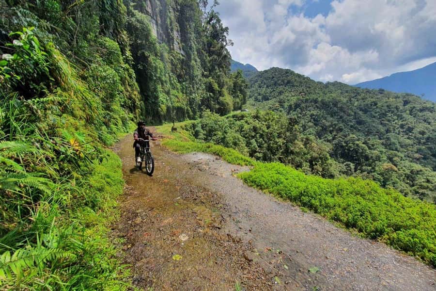 La Paz | Death by Bike Route | Lunch - Stage One: 22 kilometers to build confidence