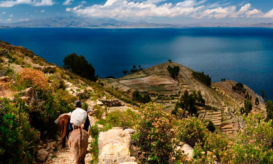 La Paz: Full Day Trip to Copacabana and Isla del Sol - Yumani and the Sol Pilkokaina Temple