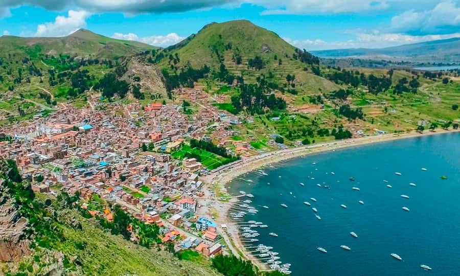 La Paz: Full Day Trip to Copacabana and Isla del Sol - The early pickup and three-hour road ride