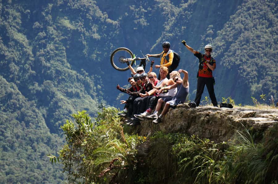 La Paz: Mountain Bike Down the World's Most Dangerous Road - Breakfast at Café del Mundo, Then a 4,700-Meter Climb