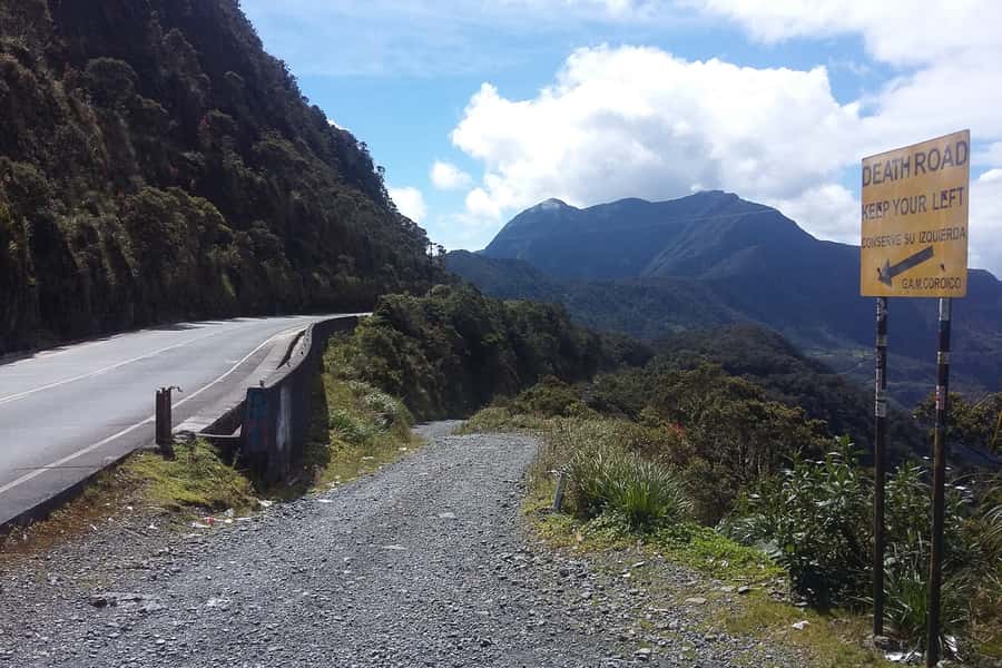 La Paz: Mountain Bike Down the World's Most Dangerous Road - Snacks, Photos, and the Long Way Down