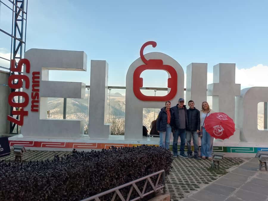 La Paz: Private Vehicle & Guide. City Tour + Moon Valley - Five things to know before booking