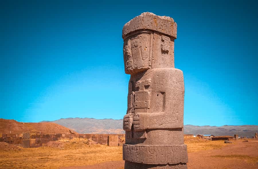 La Paz: Tiwanaku Shared Tour with Lunch + Tour Guide - The museum visit gives the ruins a human scale