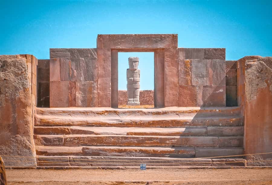 La Paz: Tiwanaku Shared Tour with Lunch + Tour Guide - Puerta del Sol and the stone-face wall