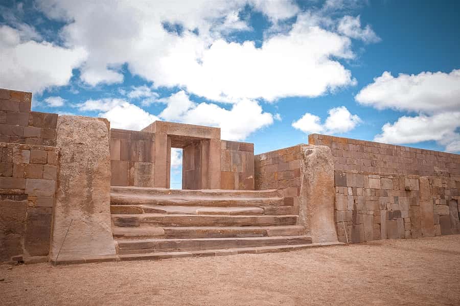 La Paz: Tiwanaku Shared Tour with Lunch + Tour Guide - Kalasasaya, Akapana, and Pumapunku