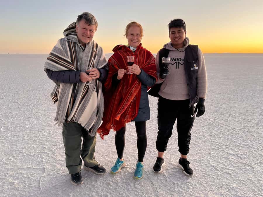La Paz: Uyuni Salt Flats & Lagoon Share Trip (private room) - What to Pack for the High Desert