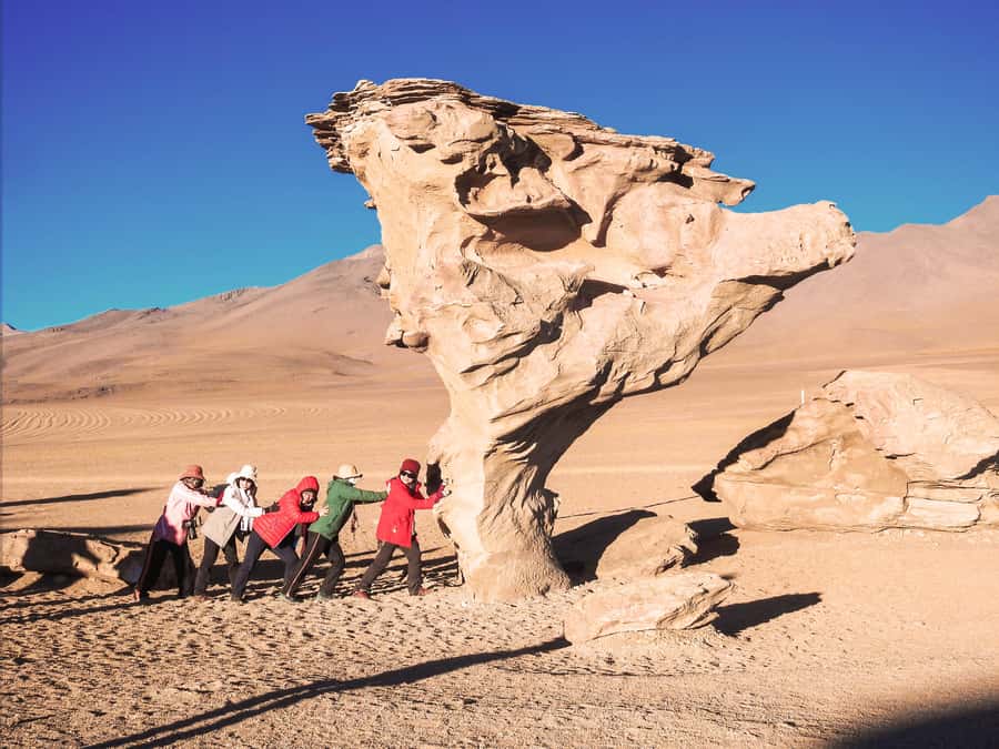La Paz: Uyuni Salt Flats & San Pedro de Atacama 3-Day Tour - Food, hostels, and the real comfort level