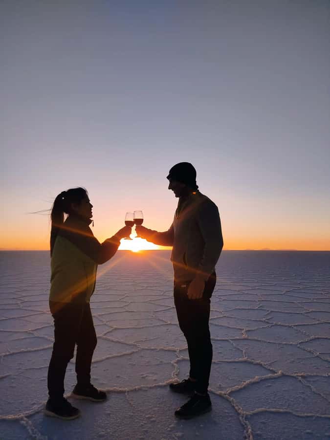 La Paz: Uyuni tour ending in Atacama Chile by bus. - Quick Take: The Five Details That Matter Most