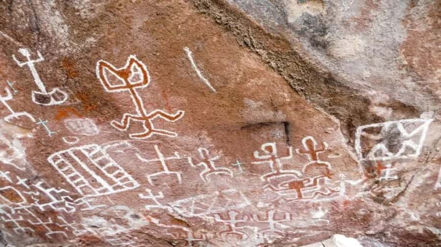 Sucre: Sunrise, the Crater de Maragua and old Cave Paintings - Tumpeca and a meal with the Jalqa community