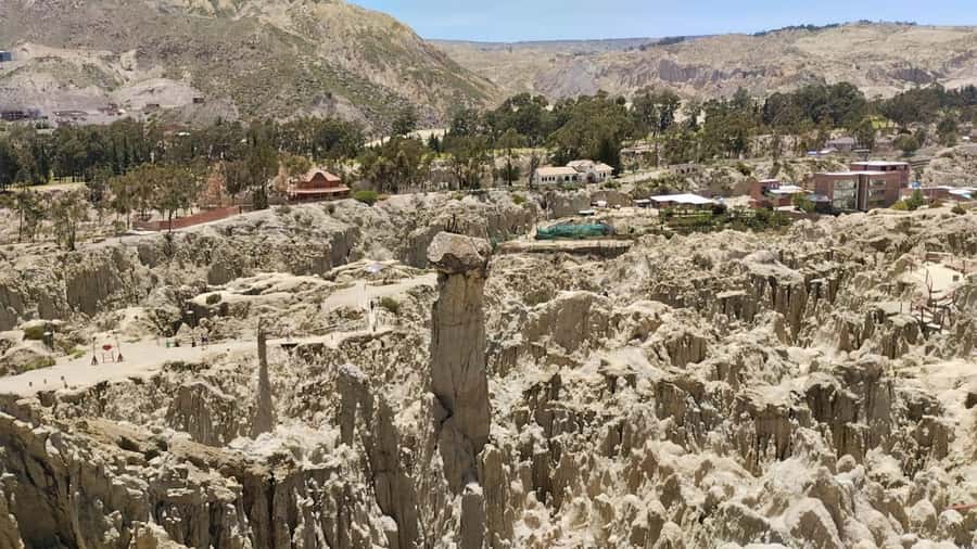 Tour moon valley and rich areas La Paz city - Residential La Paz and the Traditional Snack