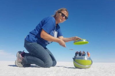 Uyuni: 3-Days Salt Flats and Desert Adventure Tour with Food - Colchani and the working side of salt