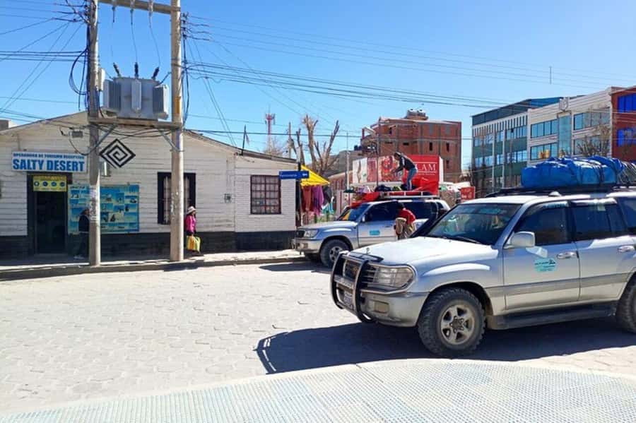 Uyuni: 3-Days Salt Flats and Desert Adventure Tour with Food - Laguna Colorada: the visual high point