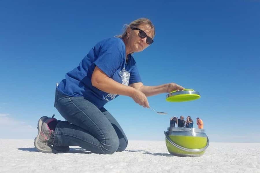 Uyuni: 3-Days Salt Flats and Desert Adventure Tour with Food - Colchani and the working side of salt