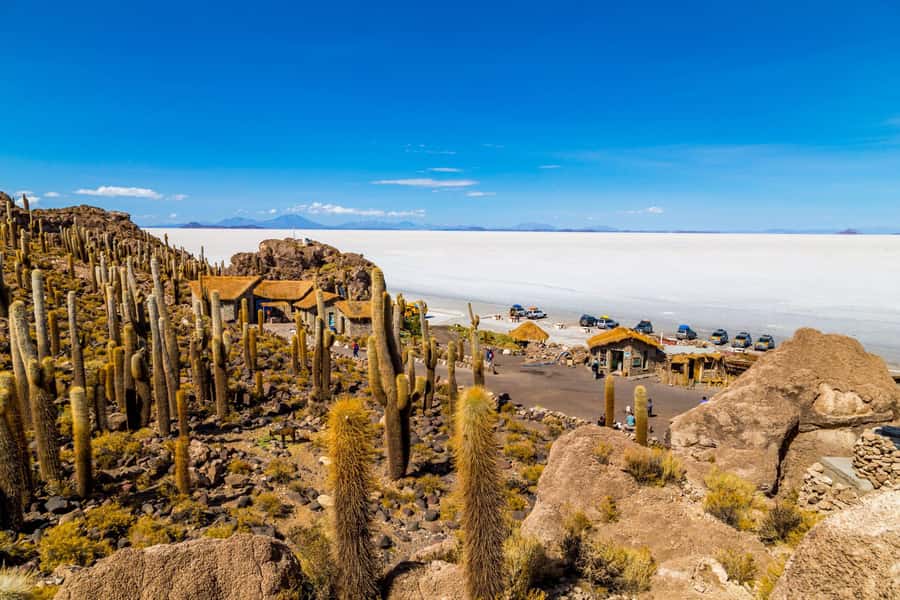 Uyuni: Classic Uyuni Salt Flats Tour + Hotel Pickup - Train Cemetery and Colchani’s Salt Crafts