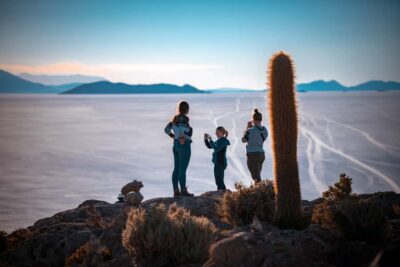 Uyuni: Guided 3-Day Tour Salt Flats & Avaroa National Park - Day 1: Train Cemetery, salt production, and Incahuasi Island