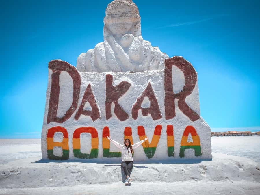 Uyuni: Isla Incahuasi & Uyuni Salt Flats Full-Day Jeep Tour - Colchani and the salt-mining workshops