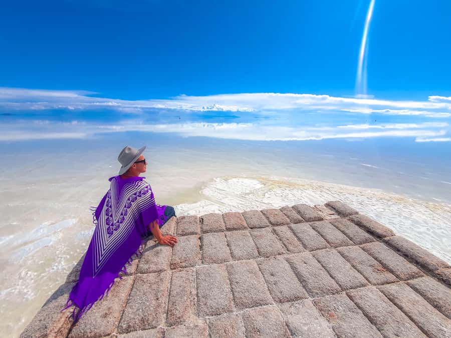Uyuni: Isla Incahuasi & Uyuni Salt Flats Full-Day Jeep Tour - Incahuasi Island and lunch beside giant cacti