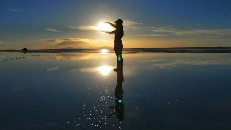 UYUNI SALT FLAT: SUNSET & STARLIGHT EXPERIENCE - What to pack for a cold, bright evening