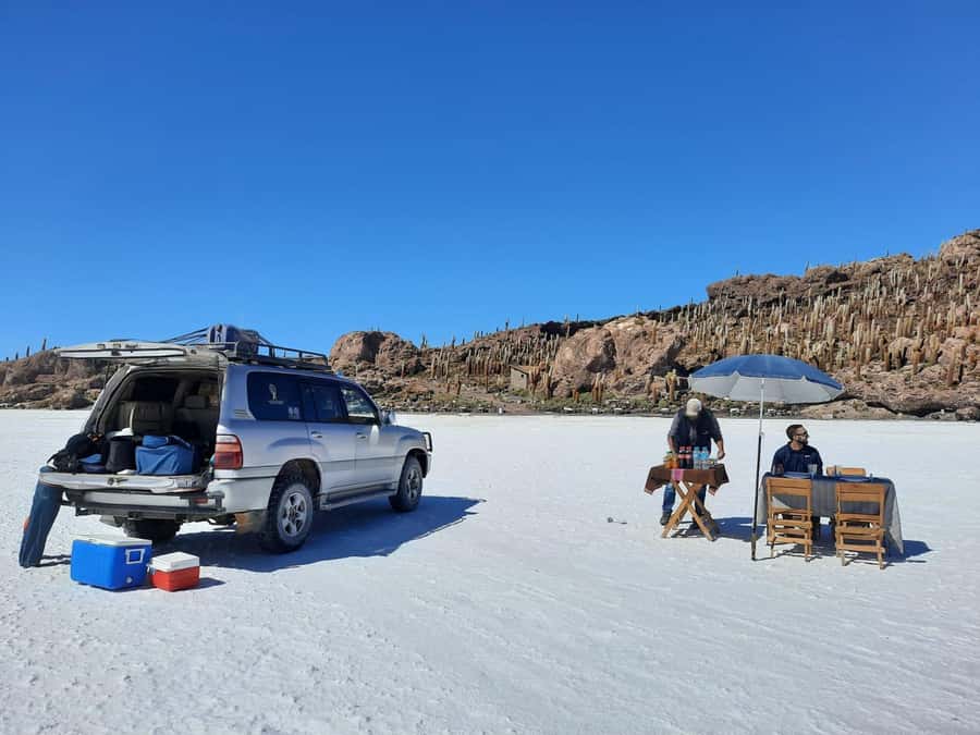 Uyuni tour express from Sucre by bus (round trip) - Incahuasi Island and the salt-flat views