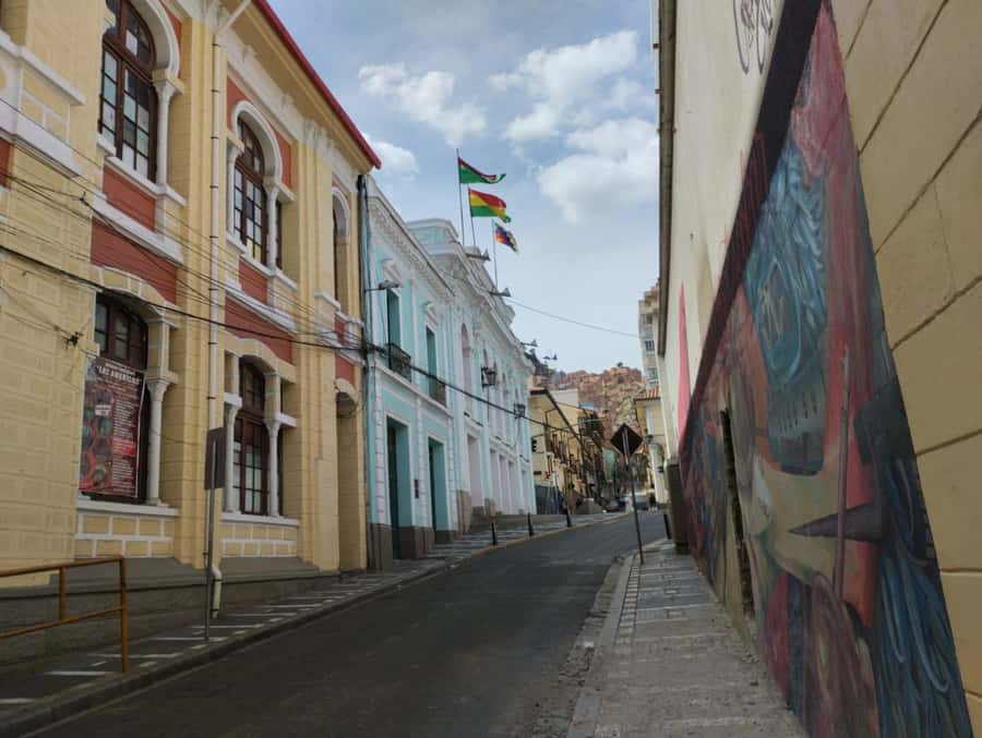 Walking city tour La Paz - Murillo Square and the political heart of La Paz
