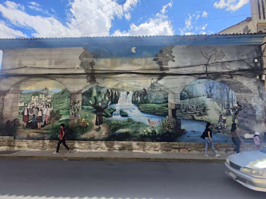 Walking tour in Cochabamba not your average - Thirty Minutes at September 14 Square
