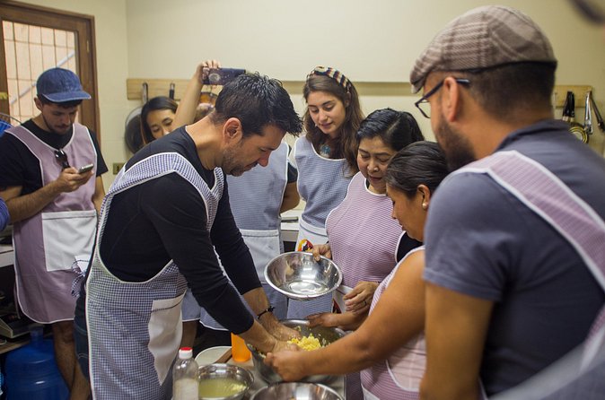 Adelante Mujer Bolivian Cooking Workshops - Cocktails and the shared table