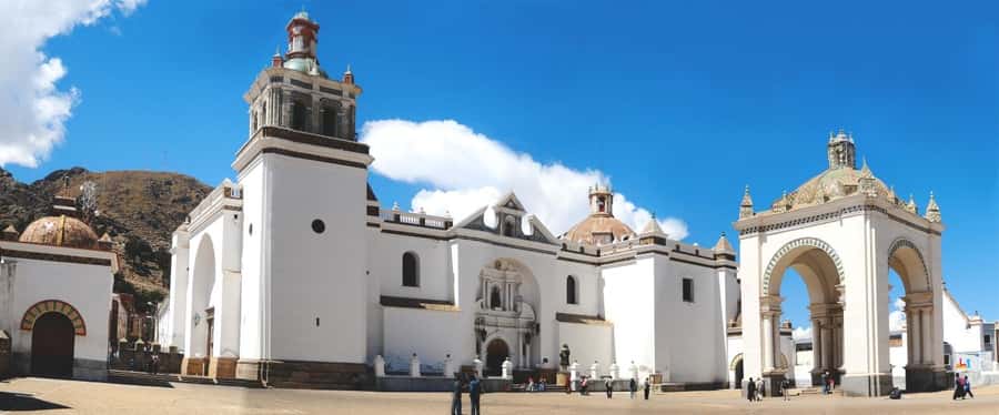 Bolivia: Full day to Copacabana & Isla del Sol - Copacabana’s basilica and a lakeside lunch
