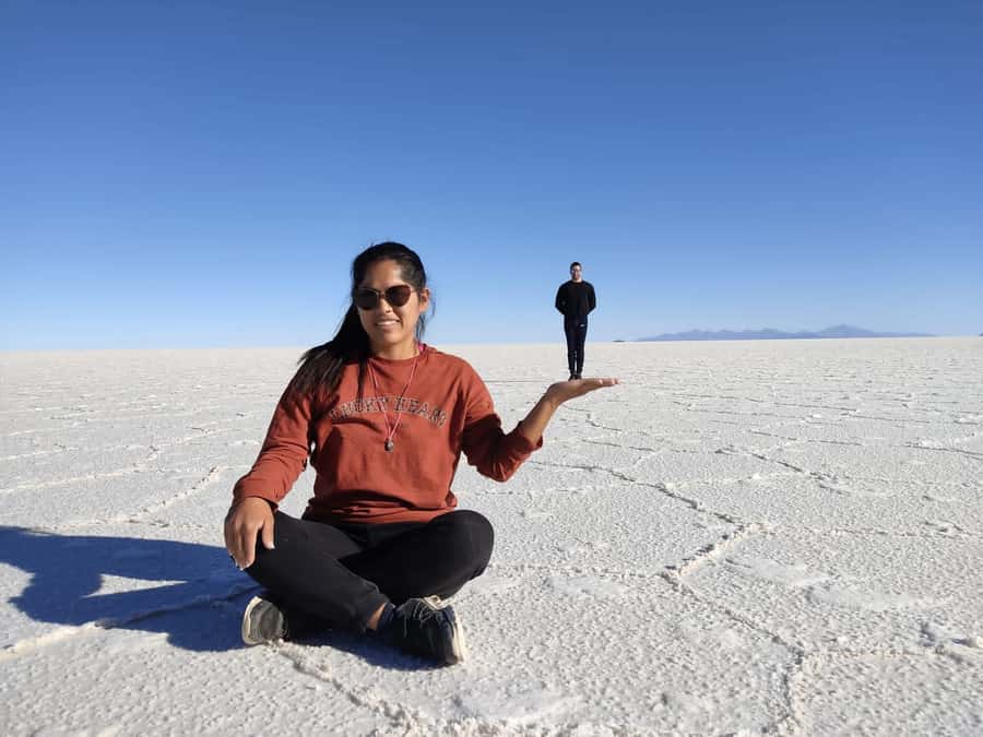 From La Paz: 2-Day Uyuni tour by flight - Three days, with two full days on the salt