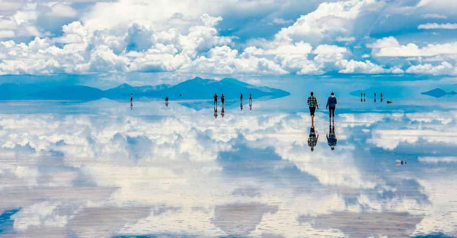 From La Paz: Salar de Uyuni 3-D Tour+Entrance Tickets by Bus - Two nights on the bus, one day in Uyuni