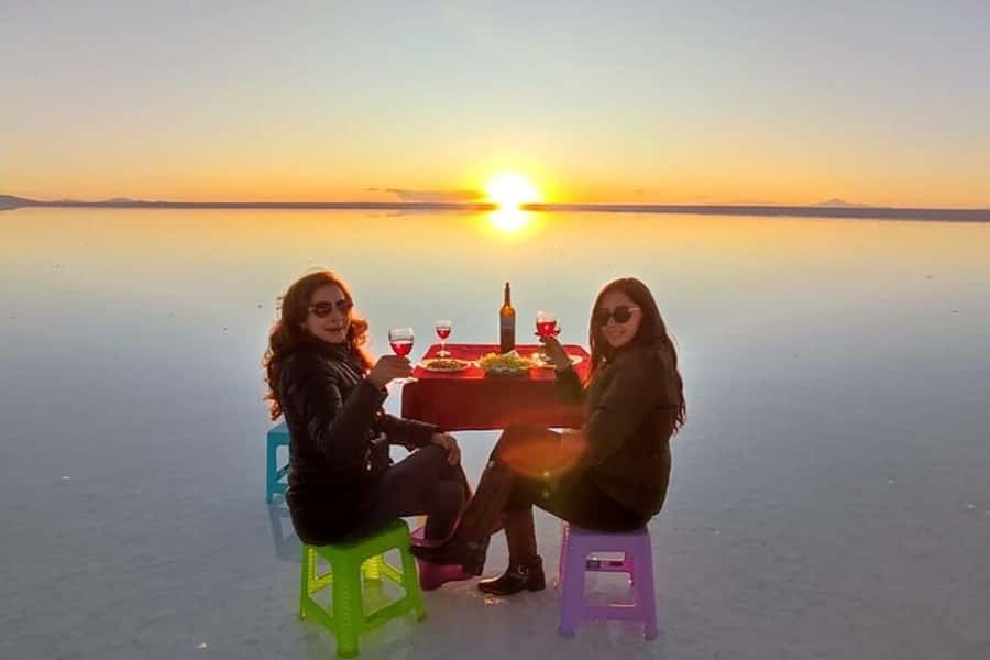 From La Paz: Salar de Uyuni 3-D Tour+Entrance Tickets by Bus - What $230 covers, and what it does not