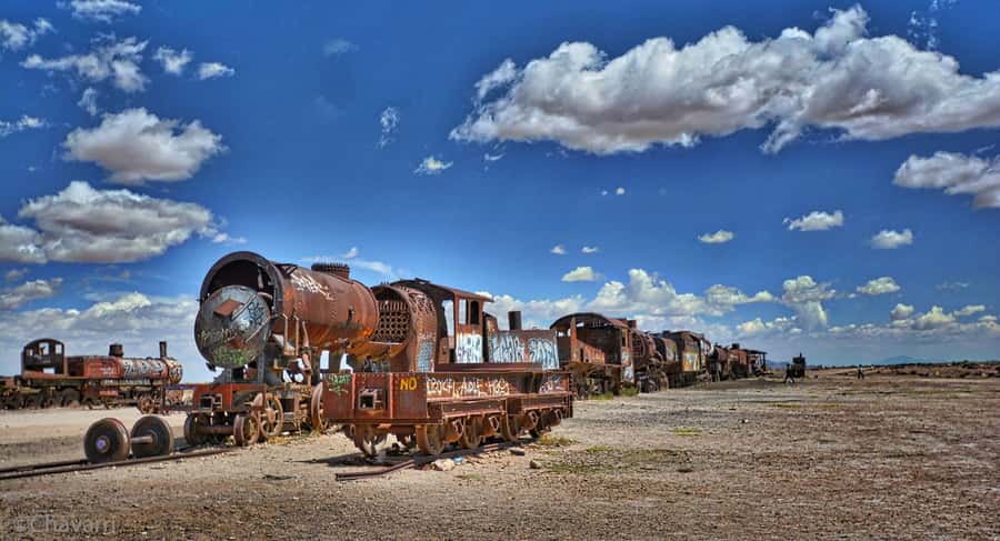 From La Paz: Uyuni Salt Flat Tour & Overnight Roundtrip Bus - The overnight ride sets the pace