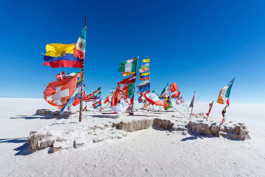 From Uyuni: 3-Day Salt Flats and Lagoons Tour to San Pedro - Guide, vehicle and the realities of a high-altitude trip