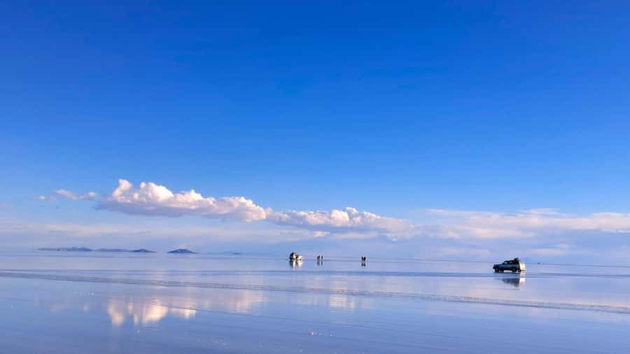 From Uyuni: 3-Day Salt Flats and Lagoons Tour to San Pedro - Day two: volcano views and lagoon country