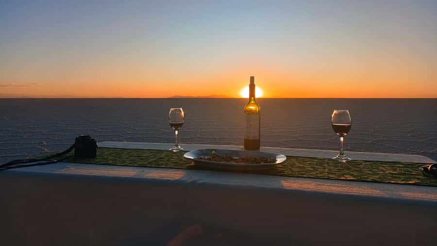 La Paz: 1-Day Uyuni Salt Flats Tour by Flight with hotel - Sunset on the flats, then a night in Uyuni