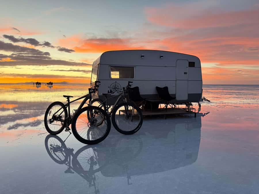 Uyuni: Deluxe Camping 3 Days Tour - Salt-water eyes, sunset, and the camper night