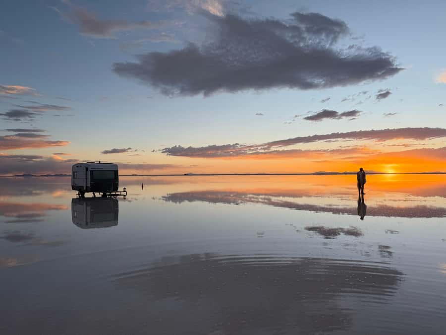 Uyuni: Deluxe Camping 3 Days Tour - Lunch, wine, and the open Salar