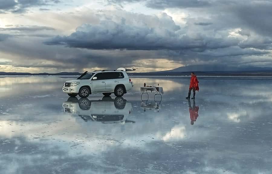 Uyuni: Full-Day Salt Flats Tour - Crossing the white expanse from Uyuni