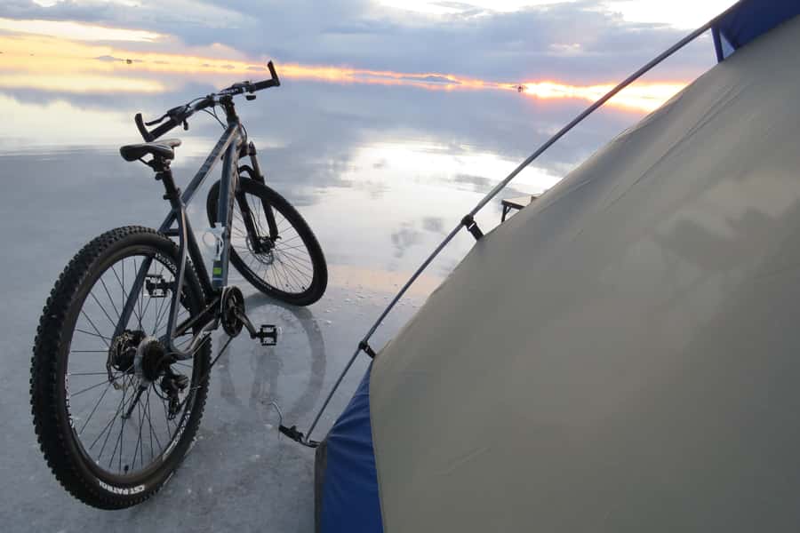 Uyuni: Guided Bicycle Tour of Uyuni Salt Flat with Lunch - Incahuasi Island and its giant cacti