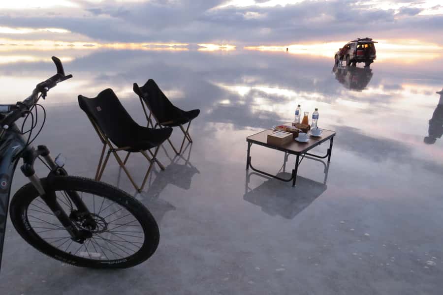 Uyuni: Guided Bicycle Tour of Uyuni Salt Flat with Lunch - A private lunch beneath Tunupa Volcano